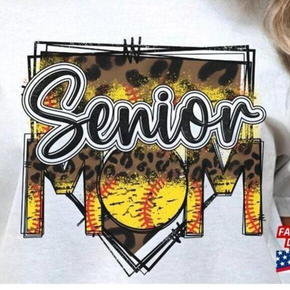 Stand Out Senior Softball Mom 2025 Player Game Fan Gift Unisex T-Shirt  90 - Picture 2 of 5